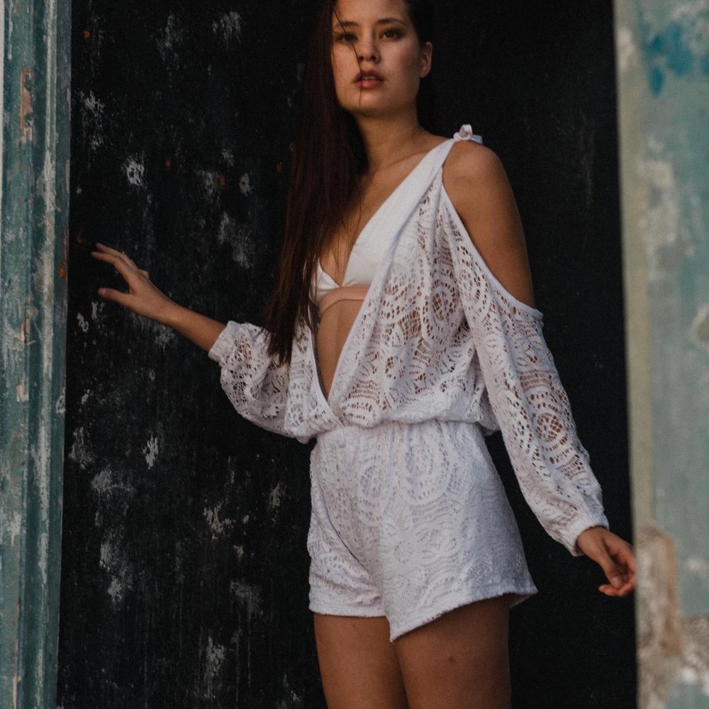 Mapalé White Lace Cold-Shoulder Romper - Beach Cover-up - Small